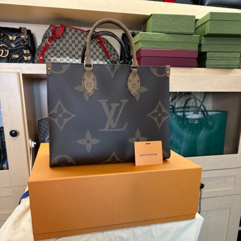 Louis Vuitton Monogram OnThe Go MM - Picture 2 of 13